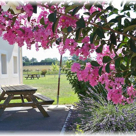 Natur'Hotel Menesplet Bagian luar foto