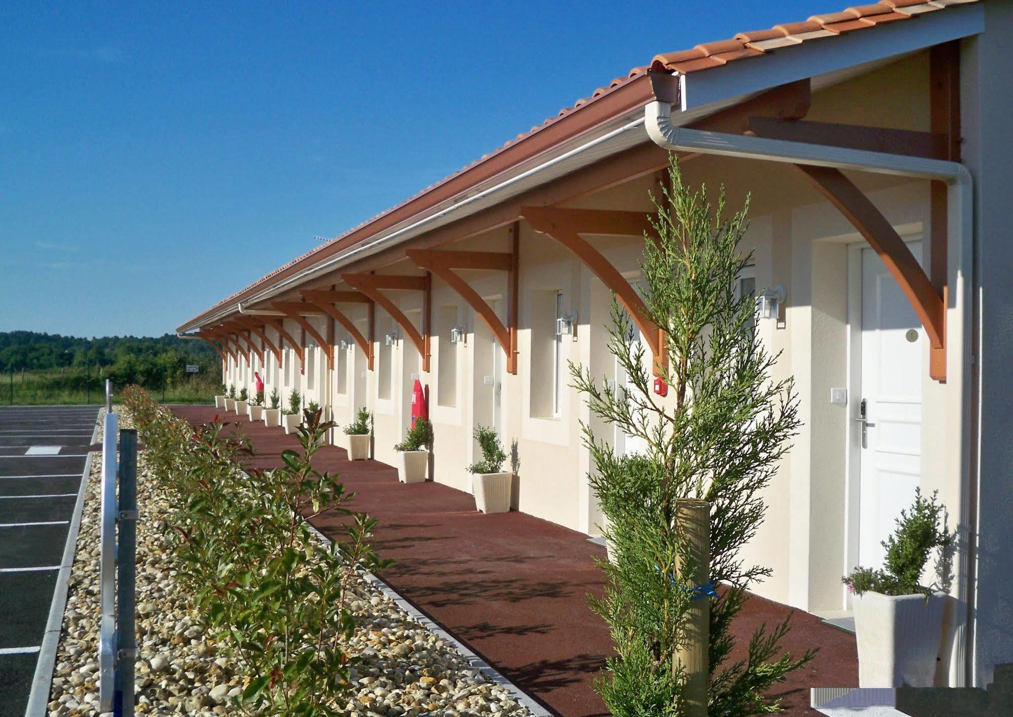 Natur'Hotel Menesplet Bagian luar foto
